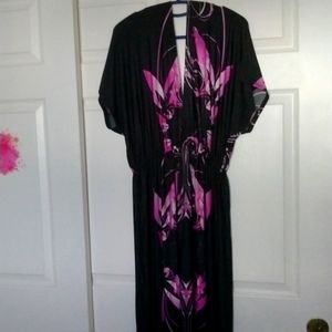 🧘 Women's long flowy short sleeve V neck printed maxi dress